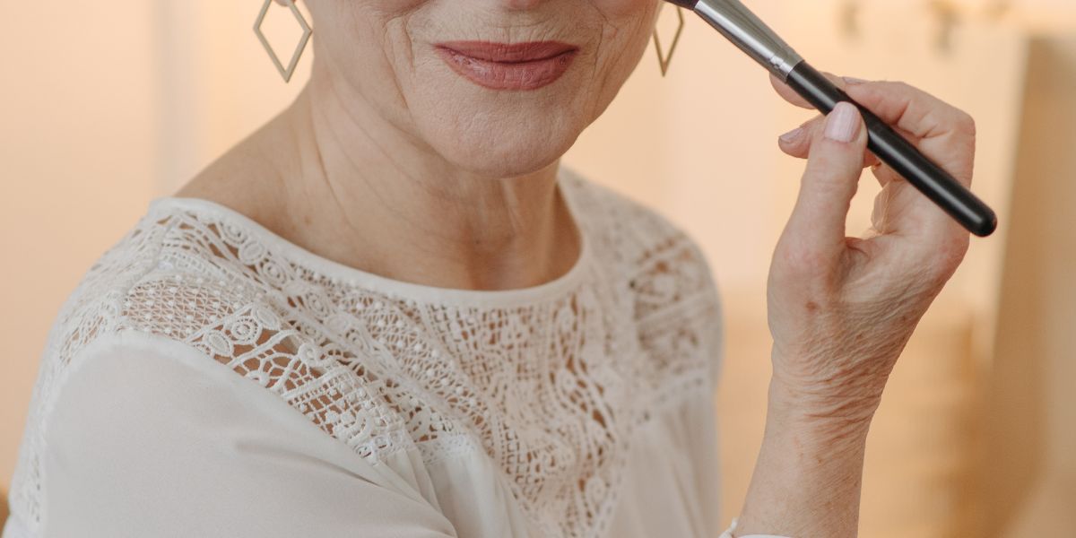 Comment réaliser un maquillage blanc ? - LGBT+