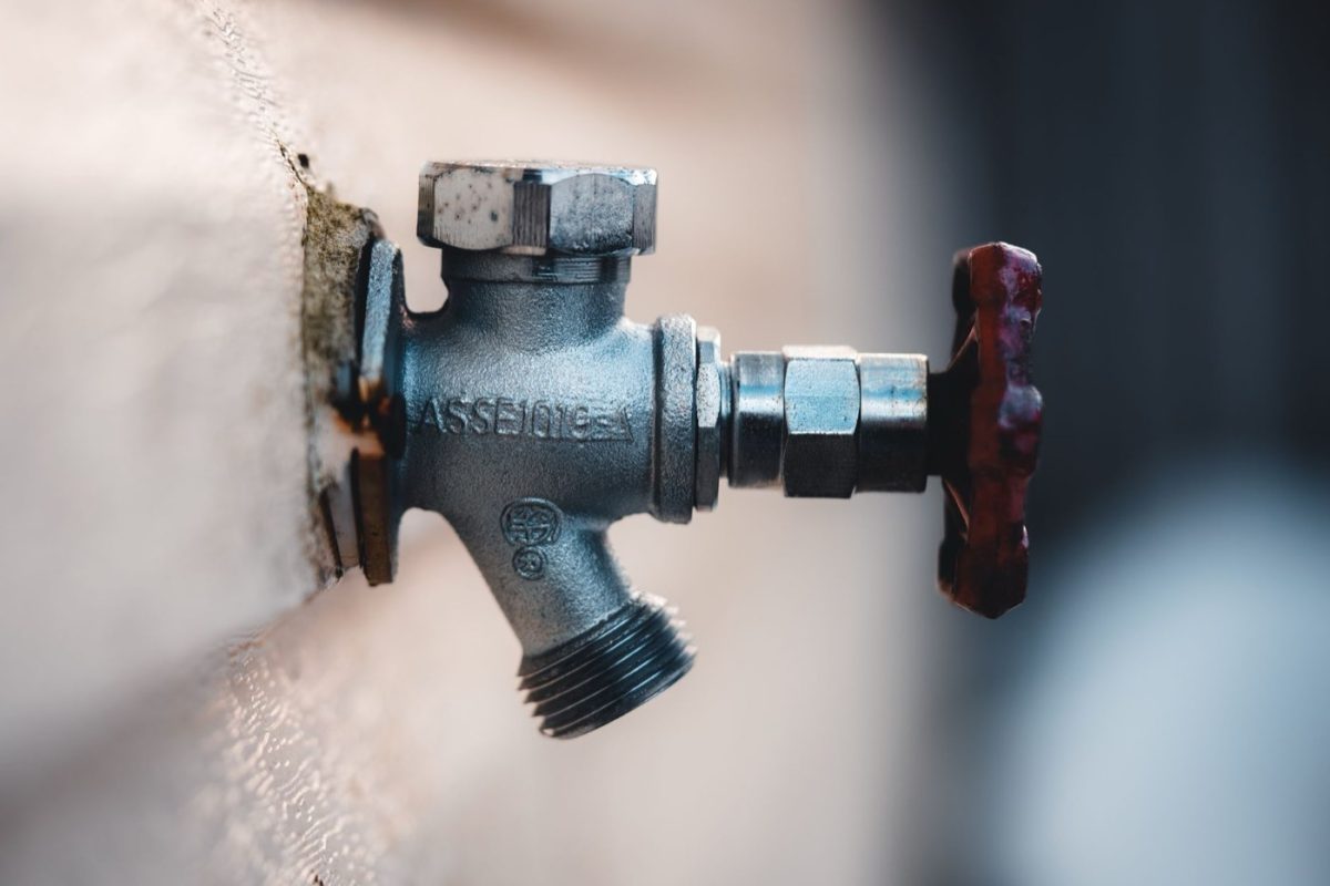 Réparer une fuite de robinet : guide pas à pas