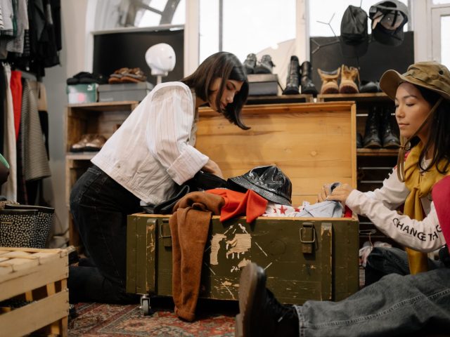 Depuis 2023, l’impact budgétaire des vêtements de seconde main en France