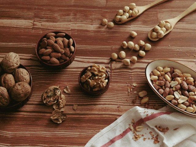 Récolte et conservation des noix et noisettes : un guide pratique