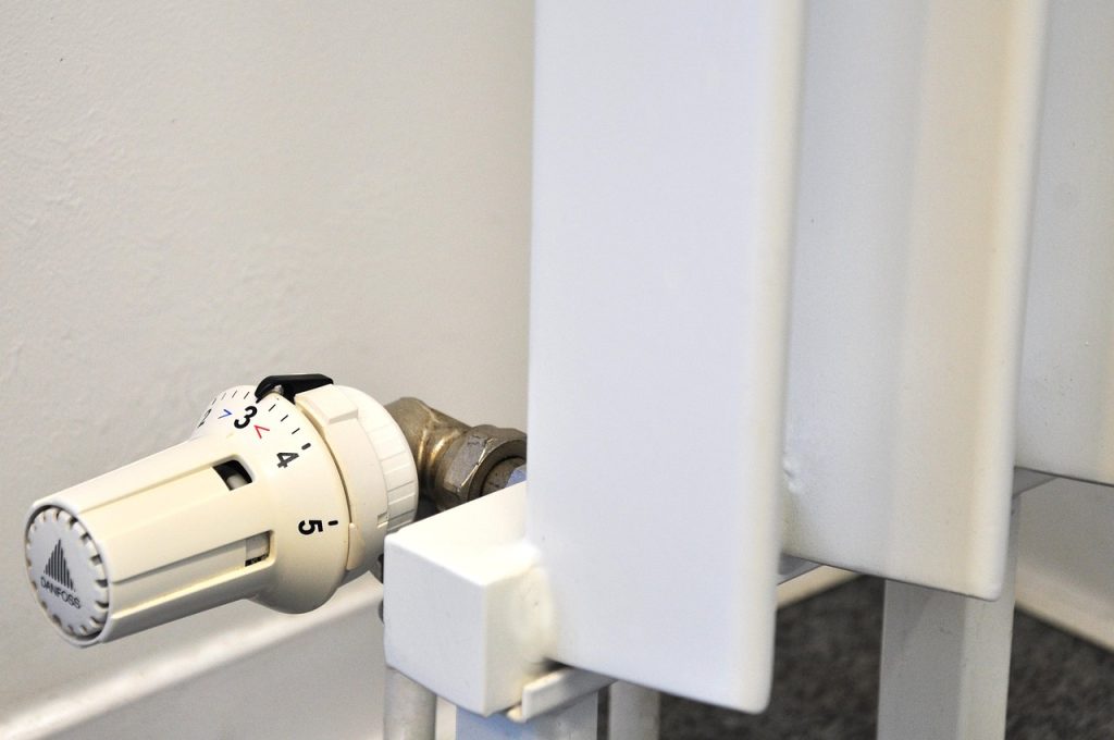 Radiateur avec robinet thermostatique