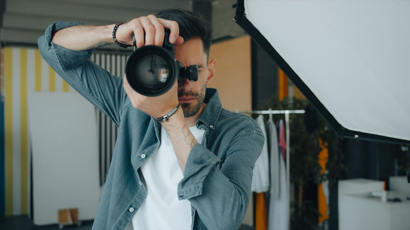 Directeur artistique graphiste : bien le choisir pour sa marque mode