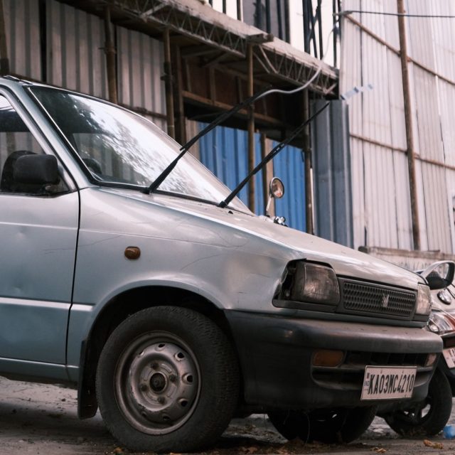 Protéger sa voiture près d&rsquo;un chantier : les bons réflexes