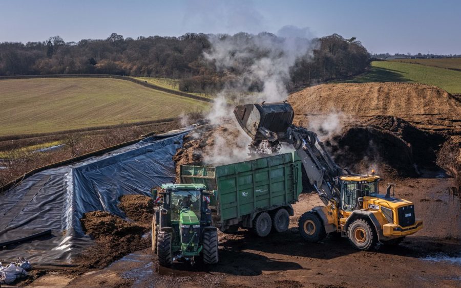 Pourquoi votre compost stagne à l&rsquo;automne et comment y remédier