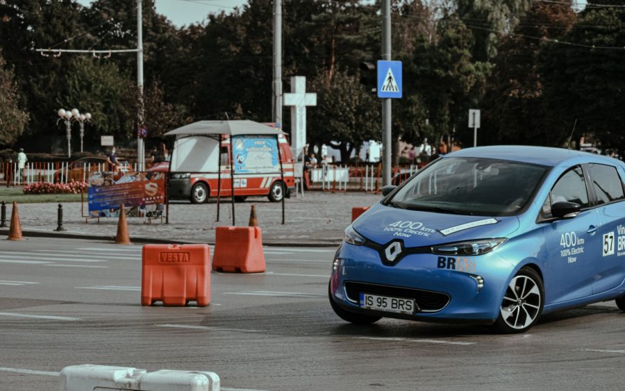 Rapport ADEME : l’empreinte carbone des voitures électriques divisée par deux